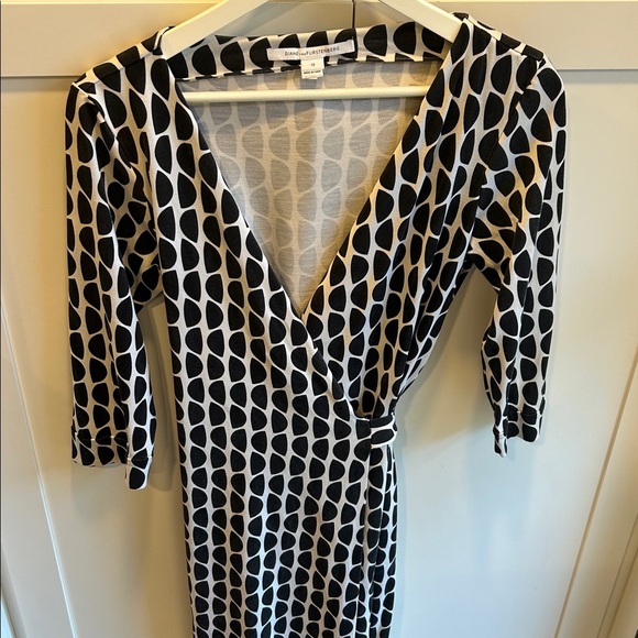 DVF | Black White Wrap Dress New Julian Two Long Sleeve 100% Silk Jersey - Picture 5 of 16